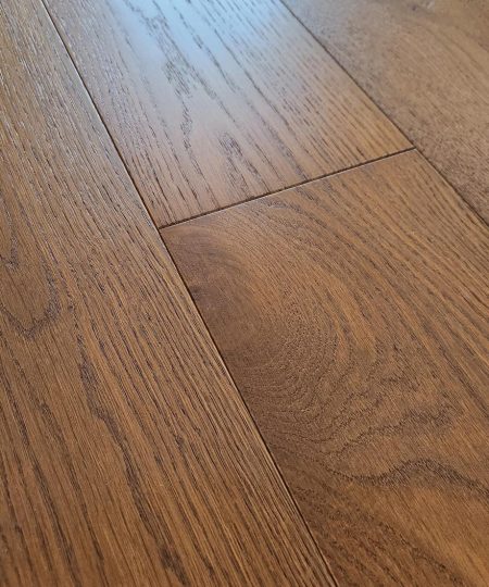 parquet rovere brown con nodi 02