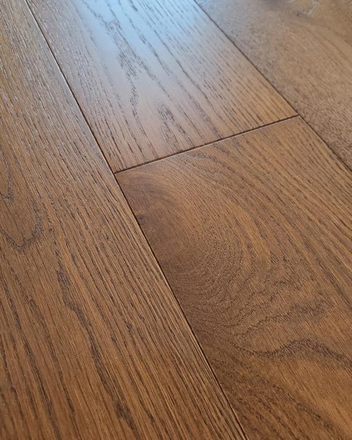 parquet rovere brown con nodi 02