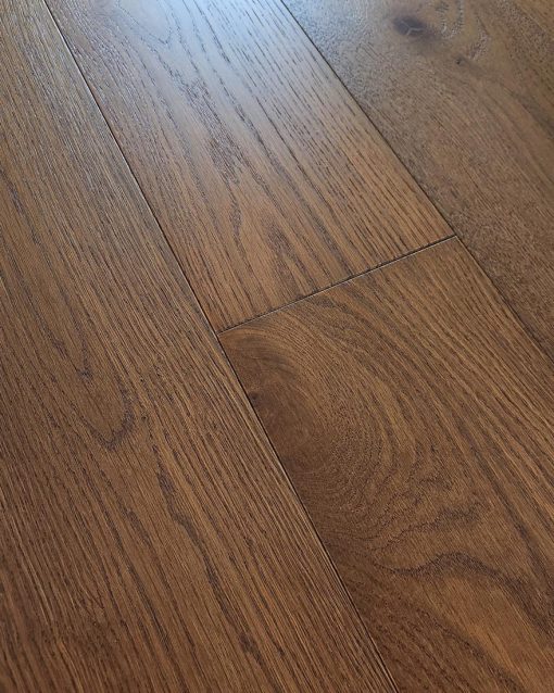 parquet rovere brown con nodi 04