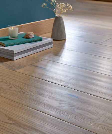 parquet rovere naturale piallato con spaccature maxiplancia tono su tono 07